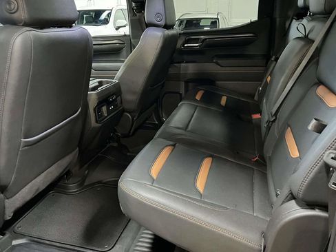 Used 2023 GMC Sierra 1500 AT4 w/ AT4 Preferred Package AWD/4WD image 11