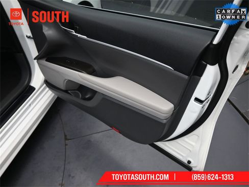Used 2023 Toyota Camry SE w/ Cold Weather Package image 37