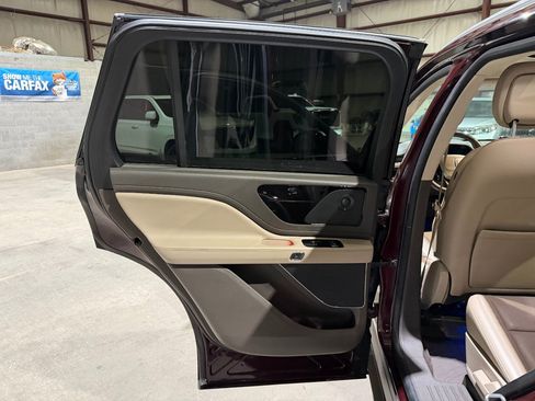 Used 2020 Lincoln Aviator Reserve w/ Equipment Group 201A AWD/4WD image 15