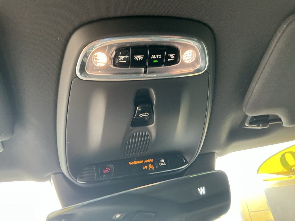 Used 2019 Volvo XC90 T6 R-Design w/ Protection Package AWD/4WD image 27