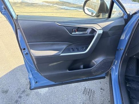 Used 2023 Toyota RAV4 SE w/ Convenience Package image 13