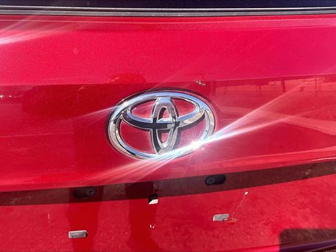 Used 2020 Toyota Highlander XLE image 33