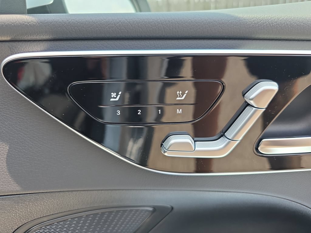Used 2026 Mercedes-Benz C 300 4MATIC Sedan image 17