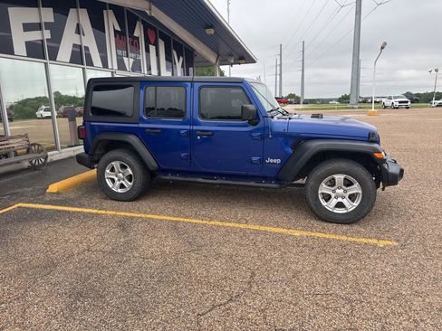 Used 2019 Jeep Wrangler Unlimited Sport S AWD/4WD image 2