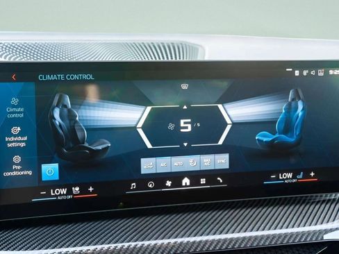 Used 2025 BMW M3 Competition image 32