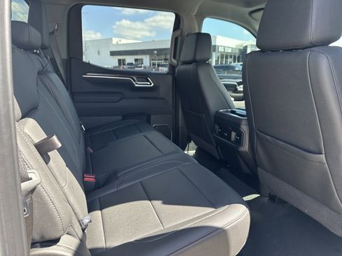 Used 2025 Chevrolet Silverado 1500 LT image 12