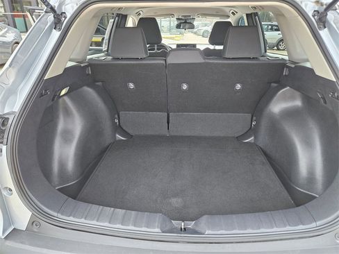 Used 2025 Toyota Corolla Cross LE image 23