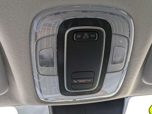 Used 2025 Hyundai Elantra SE FWD image 24