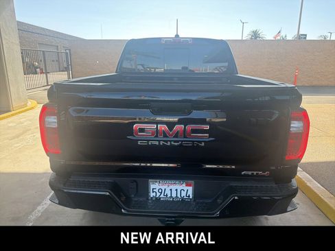 Certified 2024 GMC Canyon AT4 w/ AT4 Premium Package AWD/4WD image 5
