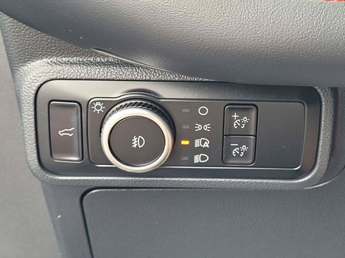 Used 2025 Ford Explorer ST AWD/4WD image 16