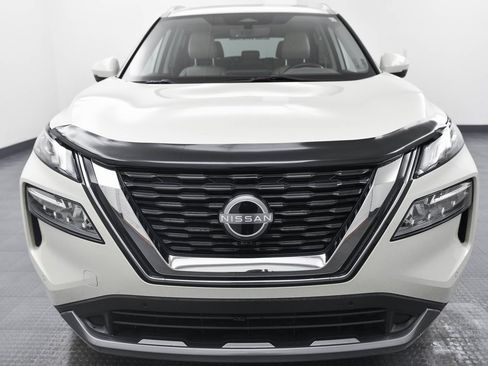 Used 2023 Nissan Rogue SL w/ SL Premium Package image 2