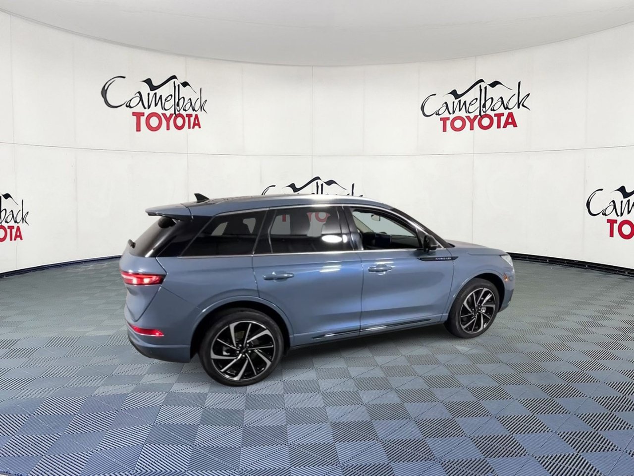 Used 2024 Lincoln Corsair Grand Touring w/ Equipment Group 301A AWD/4WD image 3
