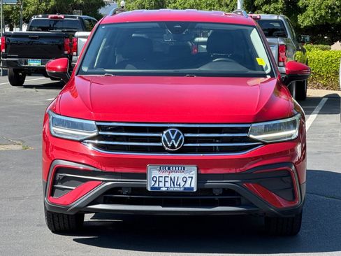 Used 2023 Volkswagen Tiguan SE image 8