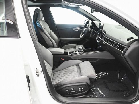 Used 2022 Audi S4 Prestige w/ Prestige Package image 33