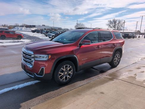 Used 2023 GMC Acadia SLT image 4