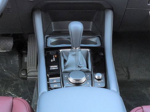 New 2026 MAZDA MAZDA3 Hatchback w/Premium Plus Pkg image 19