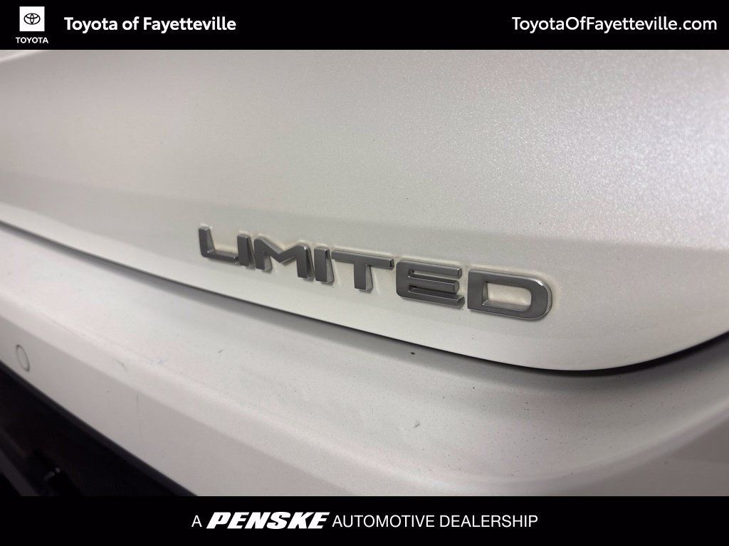 Used 2021 Toyota Highlander Limited FWD image 26