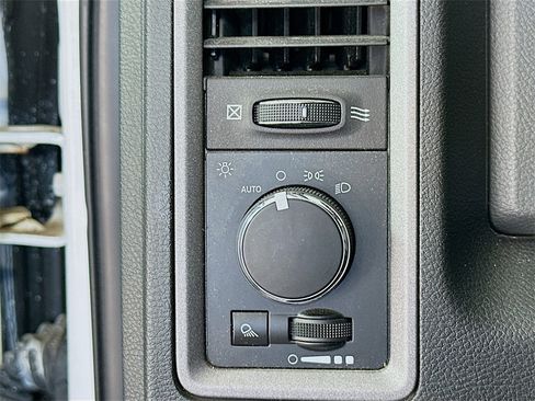 Used 2018 RAM 2500 Tradesman w/ Chrome Appearance Group image 10