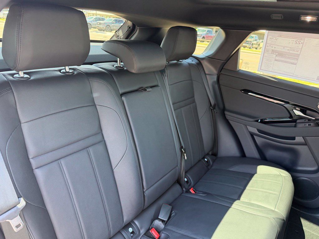 New 2026 Land Rover Range Rover Evoque S AWD/4WD image 8