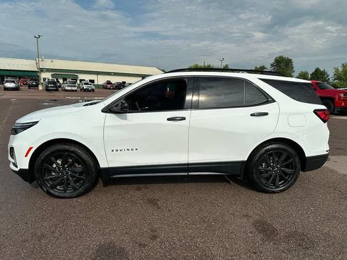 Used 2022 Chevrolet Equinox RS AWD/4WD image 36