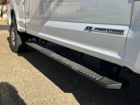 Used 2022 Ford F250 XLT image 7