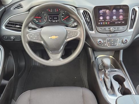 Used 2021 Chevrolet Malibu LT FWD image 25