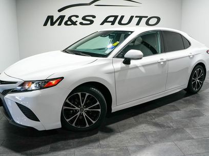 Used 2020 Toyota Camry SE w/ Convenience Package