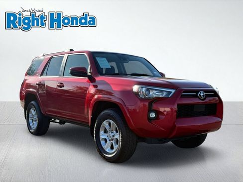 Used 2024 Toyota 4Runner SR5 AWD/4WD image 10