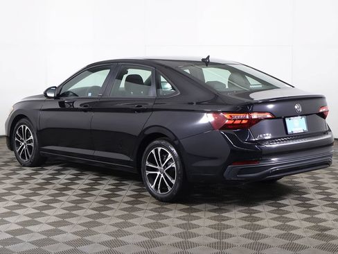 Used 2024 Volkswagen Jetta Sport FWD image 9