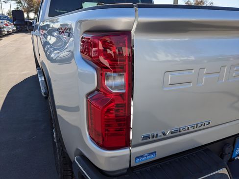 Used 2023 Chevrolet Silverado 2500 LT image 13
