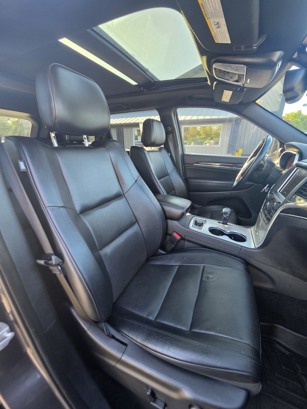Used 2015 Jeep Grand Cherokee High Altitude AWD/4WD image 9
