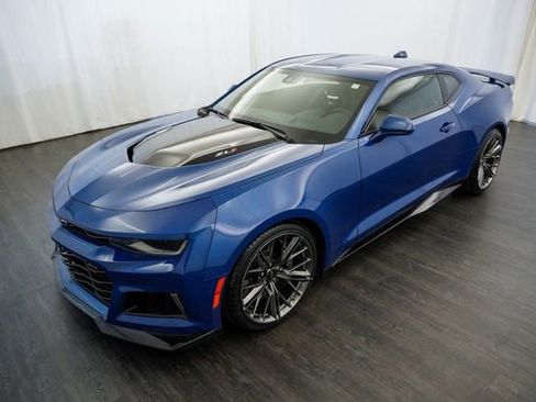 Used 2022 Chevrolet Camaro ZL1 RWD image 3