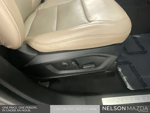 Used 2021 Ford Explorer Limited w/ Equipment Group 301A AWD/4WD image 29