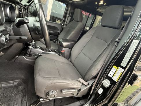 Used 2019 Jeep Wrangler Unlimited Sport S AWD/4WD image 14