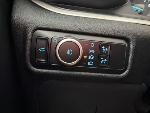 Used 2024 Ford Explorer XLT w/ Equipment Group 202A RWD image 35