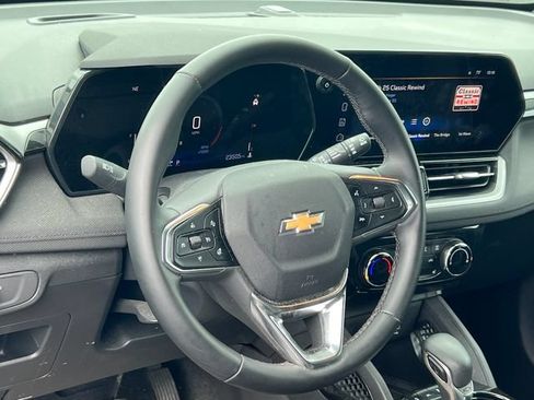Used 2024 Chevrolet TrailBlazer LT w/ LT Cold Weather Package AWD/4WD image 26