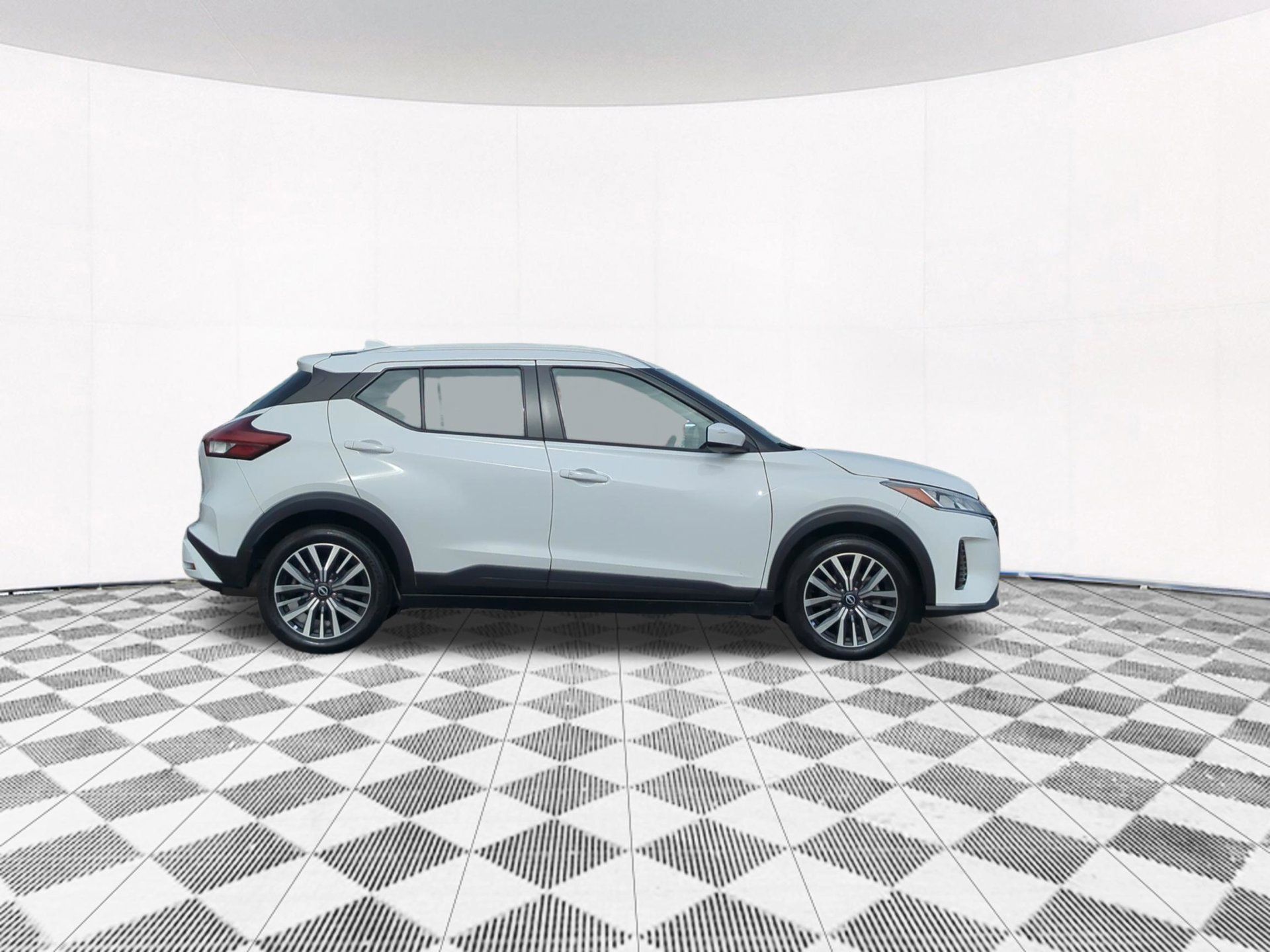 Used 2022 Nissan Kicks SV FWD image 22