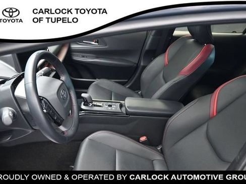 Used 2025 Toyota Prius Plug-In Hybrid FWD image 11