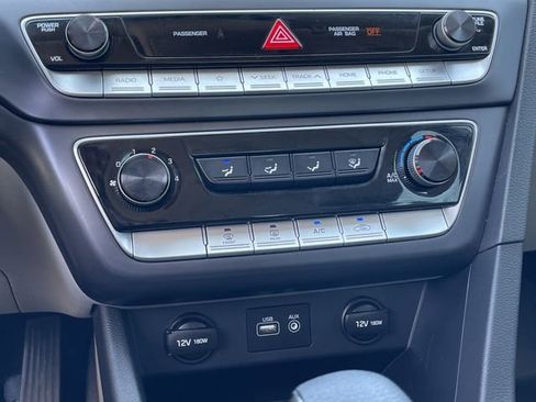 Used 2019 Hyundai Sonata SE w/ Winter Weather Package image 19