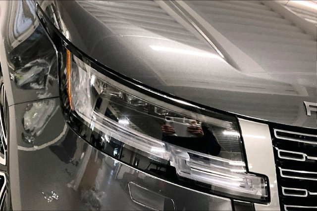 Certified 2023 Land Rover Range Rover SE AWD/4WD image 28