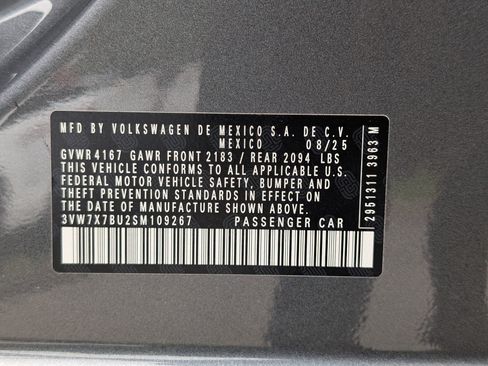 Used 2025 Volkswagen Jetta SE w/ Sunroof Package FWD image 38