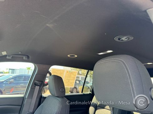 Used 2025 Chevrolet Traverse LT AWD/4WD image 28