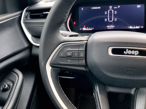 Used 2024 Jeep Grand Cherokee L Laredo image 44