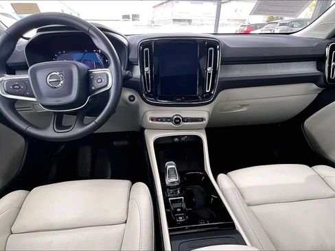 Used 2025 Volvo XC40 B5 Ultra w/ Climate Package image 16