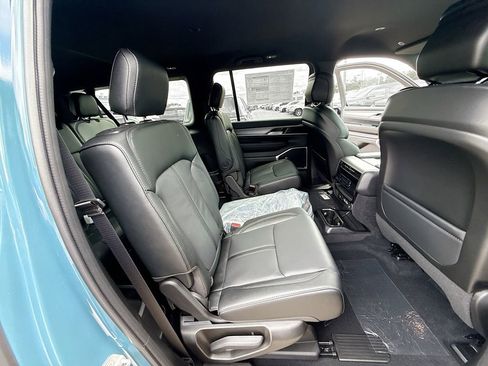 New 2026 Jeep Grand Wagoneer L Limited AWD/4WD image 31