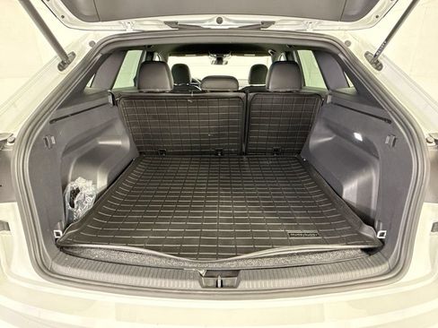Used 2024 Volkswagen Atlas Cross Sport SE FWD image 26