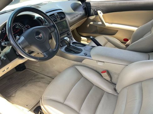 Used 2007 Chevrolet Corvette Coupe w/ Preferred Equipment Group RWD image 14
