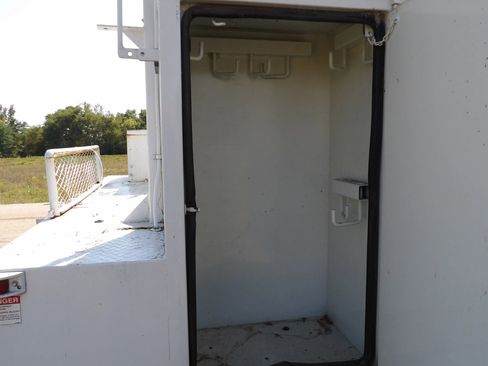 Used 2007 Ford F550 2WD Regular Cab Super Duty image 20