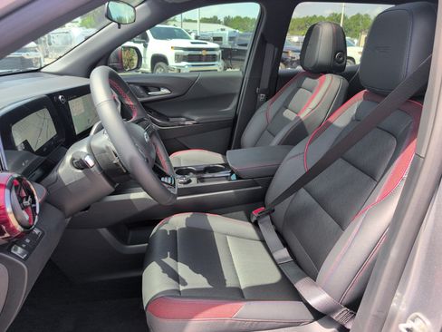 Used 2026 Chevrolet Equinox RS FWD image 14