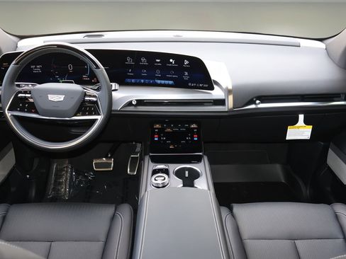 New 2026 Cadillac Vistiq Sport w/ LPO, Floor Liner Package AWD/4WD image 15